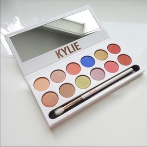 Kylie Royal Peach Palette